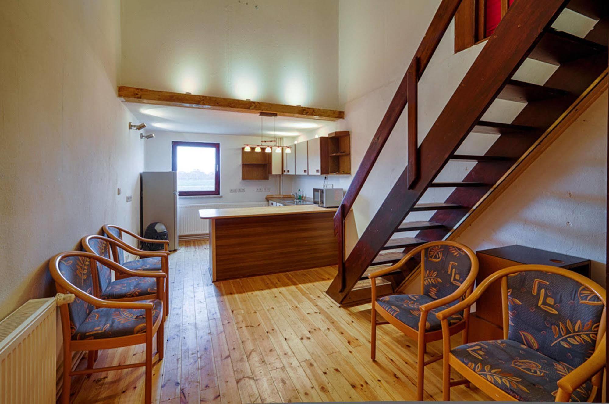 Hotel Dallgow エクステリア 写真