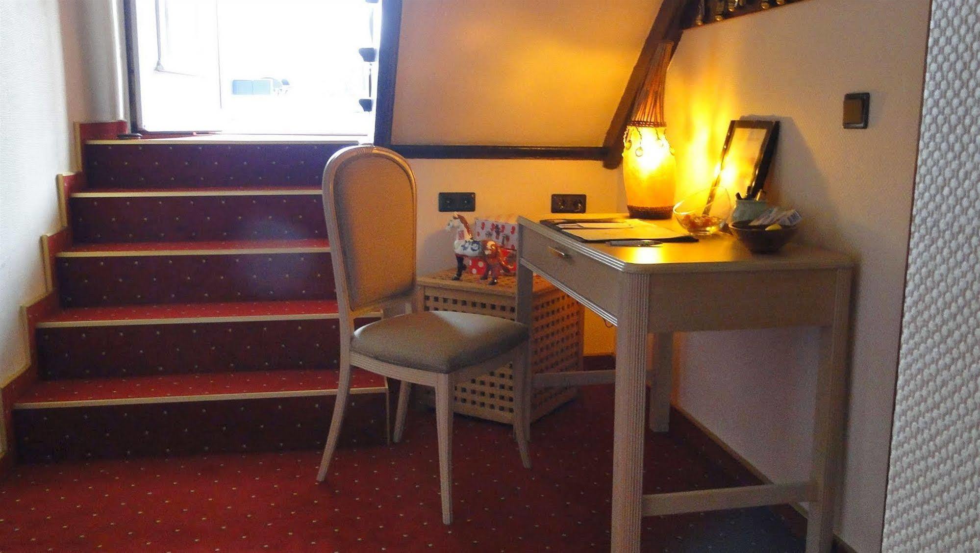 Hotel Dallgow エクステリア 写真