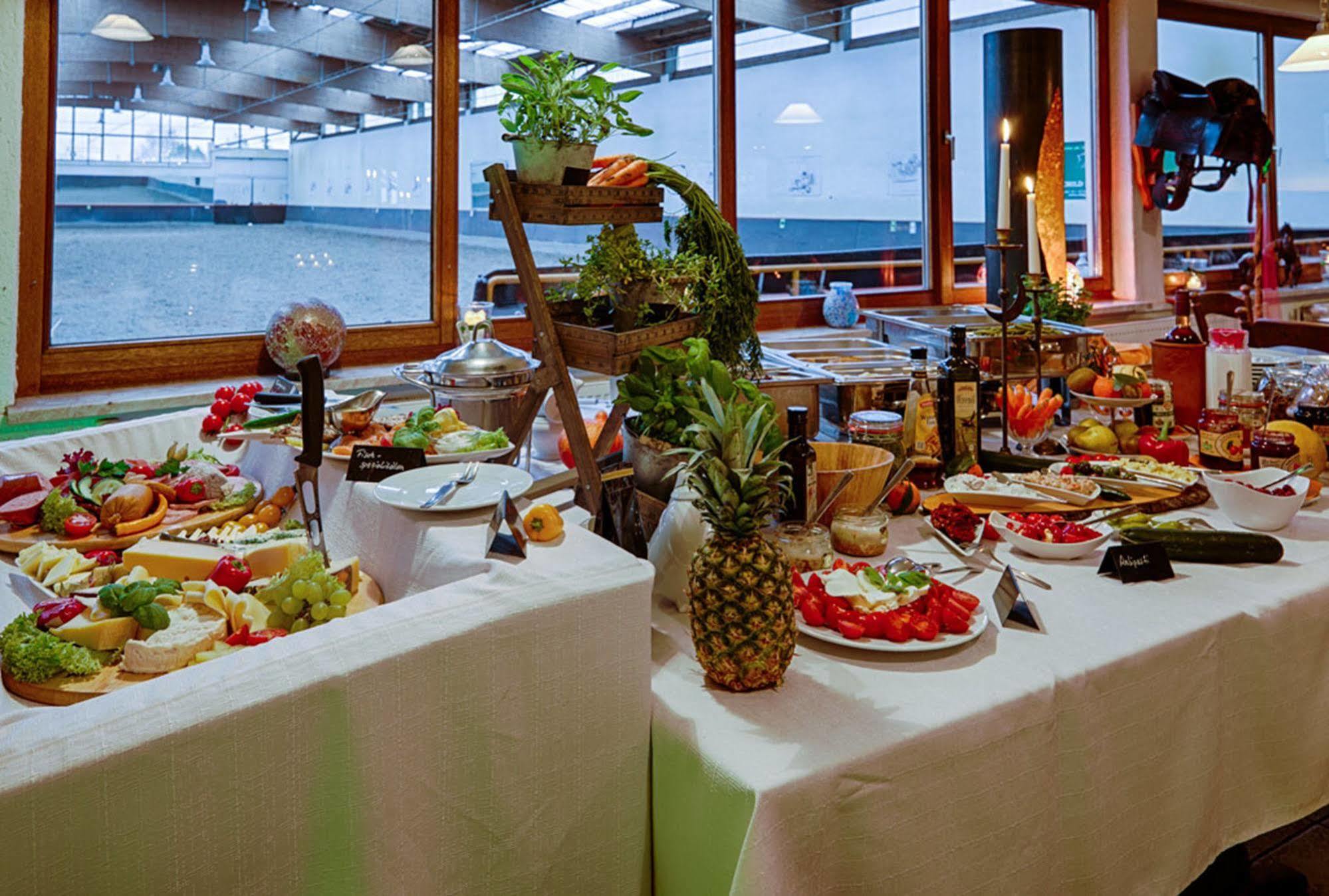 Hotel Dallgow エクステリア 写真